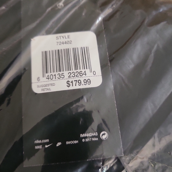 Lady Nike suits - Picture 3 of 3